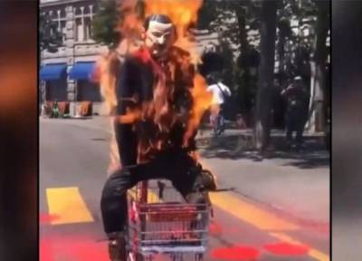 Ελβετία: Έκαψαν ομοίωμα του Ερντογάν (Βίντεο)