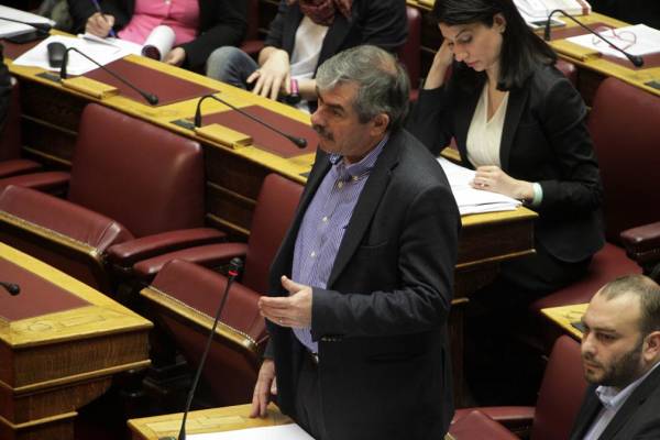 Πετράκος: &quot;Πρέπει να δούμε την τακτική μας που θα επαναφέρει όλες τις προγραμματικές δεσμεύσεις μας&quot;
