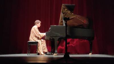 Η Νέλλη Σεμιτέκολο στην «Ε»: “Οταν πρωτοήρθα στην Καλαμάτα μαγεύτηκα”