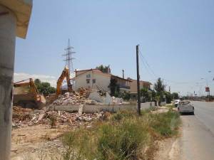 Κατεδαφίσεις σπιτιών  για τον περιφερειακό