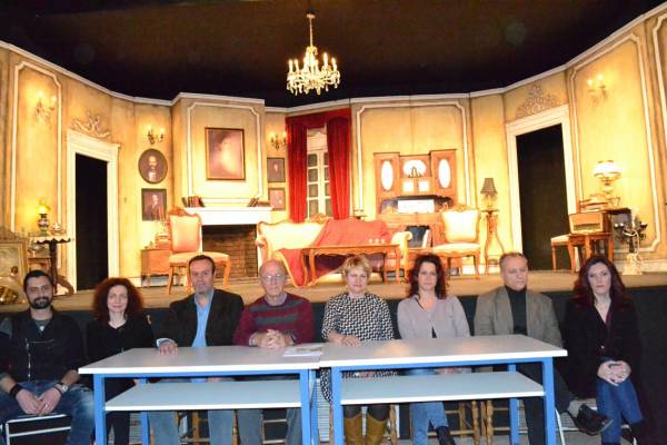 “Ο δρόμος περνά από μέσα” από το Τριφυλιακό Ερασιτεχνικό Θέατρο (βίντεο)