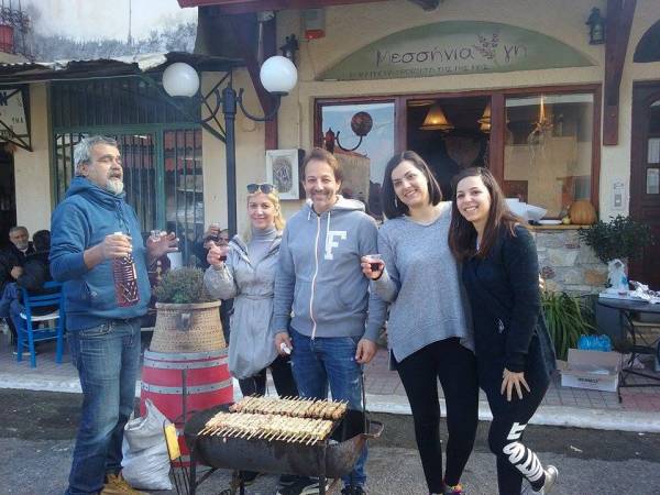 Τσικνογλέντι στην Κυπαρισσία (φωτογραφίες)