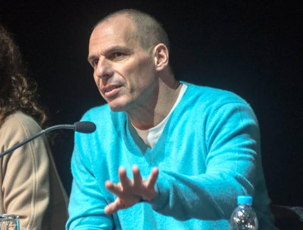 Βαρουφάκης: "Πρέπει να προστατέψουμε την ενότητα της Ευρώπης, να δράσουμε ενωμένοι"
