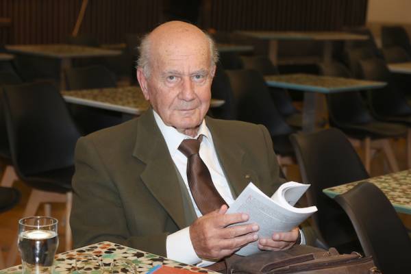 Ο Θεόδωρος Λιανός στην «Ε» για το βιβλίο του «Το ρολόι»