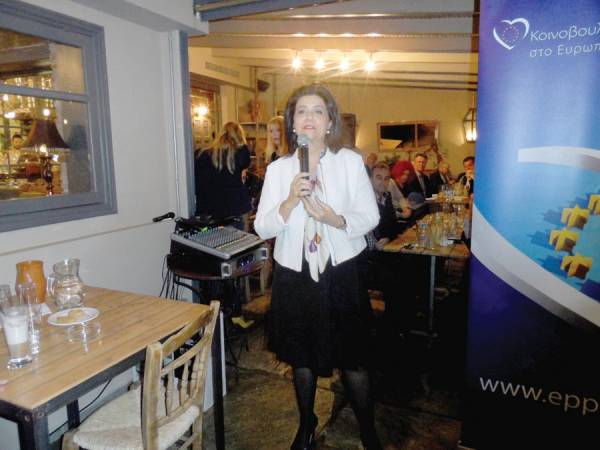 Νέα Δημοκρατία: "Θετική και δημιουργική ψήφο" ζήτησε η Κράτσα από την Καλαμάτα