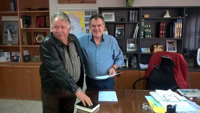 Ορκίστηκε ο νέος πρόεδρος της Αδριανής στο Δημαρχείο Μεσσήνης