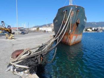 Φεύγει το &quot;Νίσυρος&quot; από το λιμάνι της Καλαμάτας