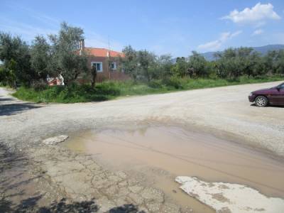 Παραμένει χωμάτινος