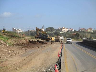 Δημόσια έργα με το... κουτάλι