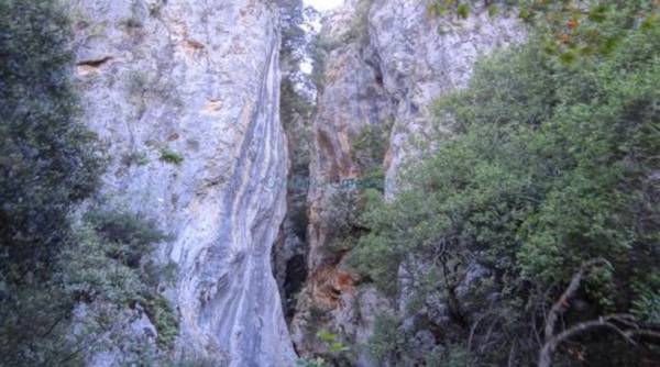 Eπεσε σε κώμα ενώ εξερευνούσε φαράγγι στην Κυνουρία!