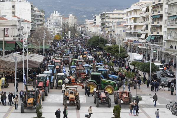 Επίδοξοι σωτήρες στο δρόμο της απόγνωσης 