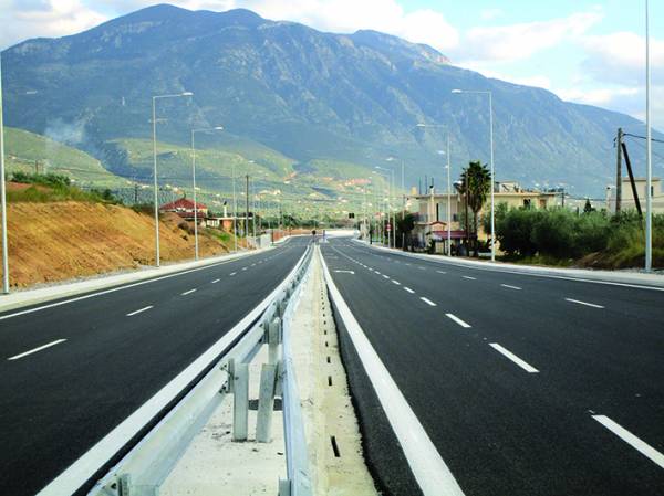 Δεν έρχεται Καλαμάτα ο πρωθυπουργός στην παράδοση του περιφερειακού: Εκλογές και Σαμαράς "φρέναραν" τον Τσίπρα