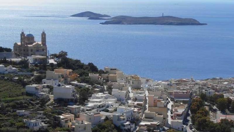 H Σύρος στην κορυφή των προτεινόμενων νησιών για τις διακοπές των Ιταλών το φθινόπωρο