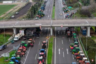 Στον “αέρα” η συνάντηση Μητσοτάκη με τους αγρότες (βίντεο)