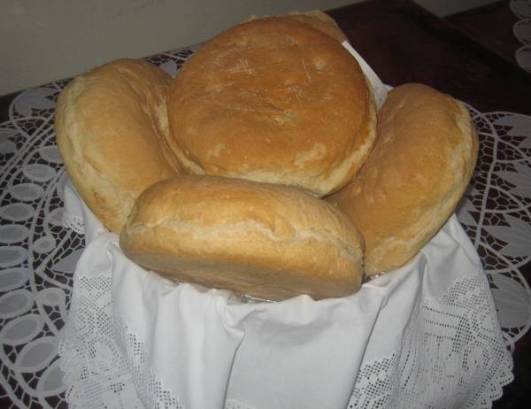 Αρτοκλασία για τη Γιορτή της Μητέρας