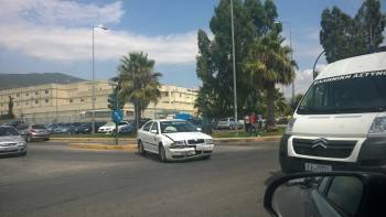 Τροχαίο έξω από το Νοσοκομείο Καλαμάτας