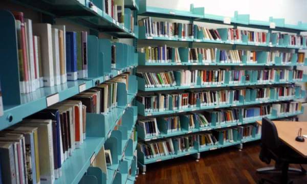 Αφιέρωμα στους ποιητές της γενιάς του ’70 από τη Δημόσια Κεντρική Βιβλιοθήκη Καλαμάτας