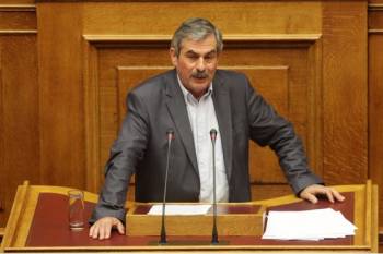 Εξηγήσεις από κυβέρνηση και Μορέα για τον αποκλεισμό οδηγών ζητάει ο Θαν. Πετράκος