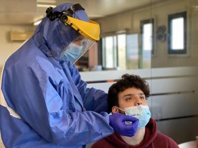 Προληπτικά ράπιντ τεστ από την αρτοποιεία - ζαχαροπλαστική “Κανονιέρης” (φωτό)