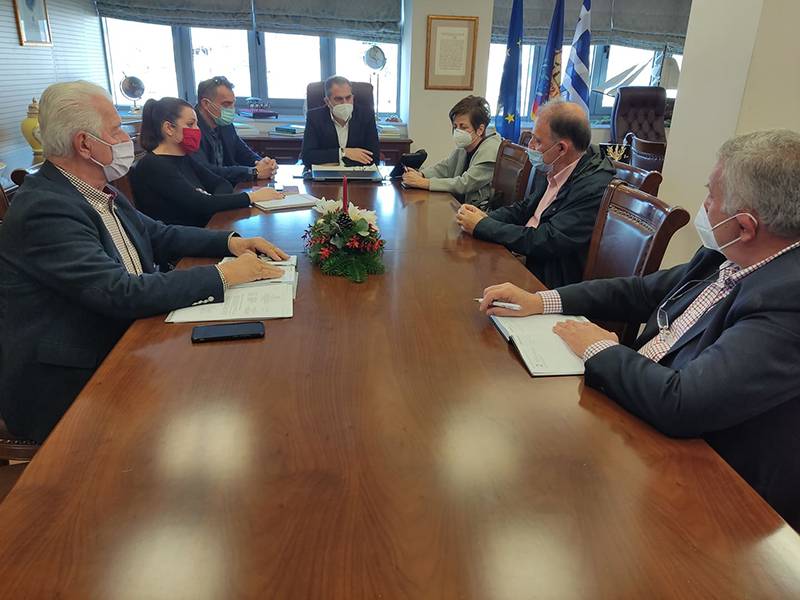 Σύσκεψη στον Δήμο Καλαμάτας για την επαναλειτουργία των σχολείων