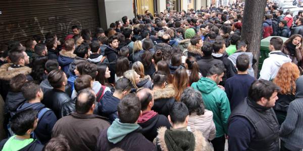 Περιμένοντας το… ιππικό να ξανασώσει την Ελλάδα 