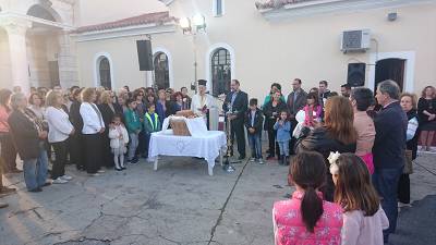 Αναβίωση εθίμου στη Μεσσήνη: «Ηρθαν τα λαμπροκύριακα, ήρθαν τα λαμπρογιόρτια» (βίντεο)