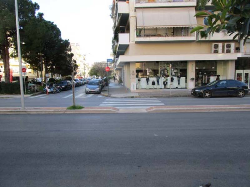 Μισή... διάβαση