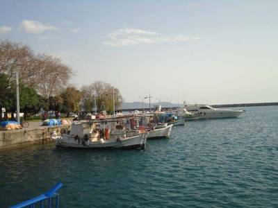 Αιτήσεις για υπαίθριο εμπόριο στο λιμάνι της Καλαμάτας