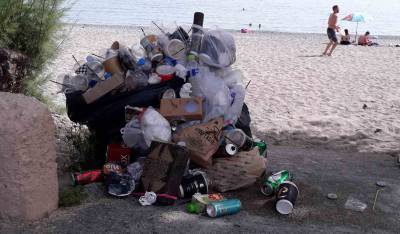 Καλαμάτα: Απαράδεκτη εικόνα στην πλαζ μπροστά από το "Φιλοξένια"