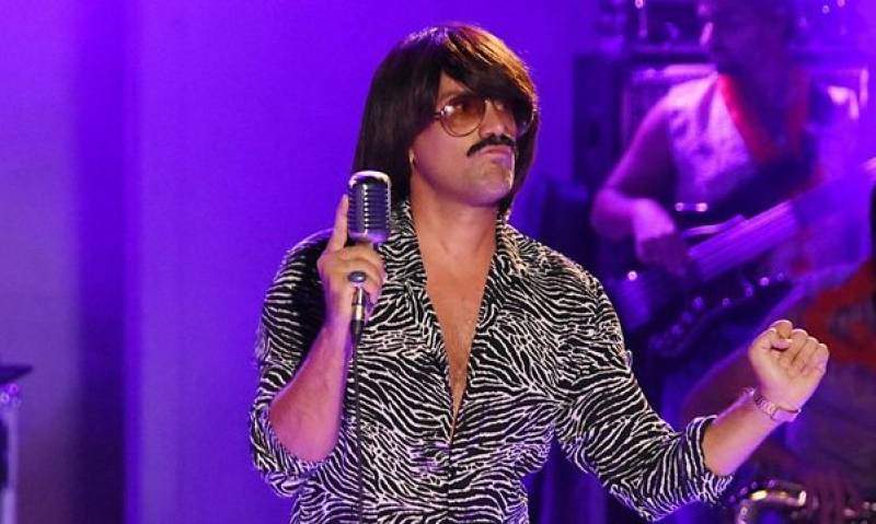 Ο Τόνι Σφήνος και η μπάντα του την Κυριακή στις “Ammothines”