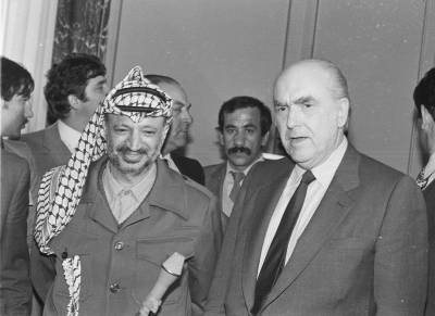 Μια μικρή χώρα, ένας μεγάλος ηγέτης, μια ιστορική απόφαση! (βίντεο)