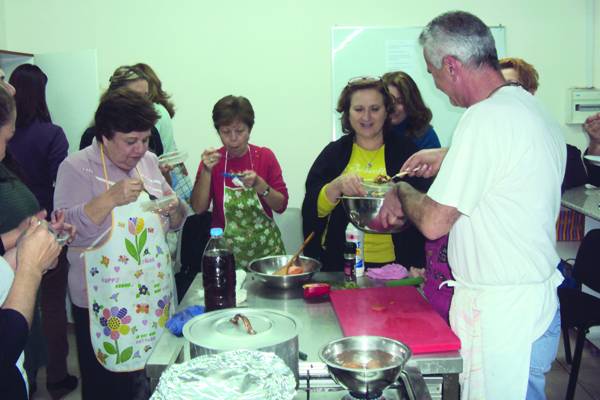 Μαθήματα στο Κέντρο Εκπαίδευσης Ενηλίκων