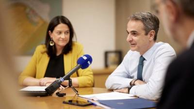 Σύσκεψη στο Μαξίμου υπό τον πρωθυπουργό για τις συλλογικές συμβάσεις