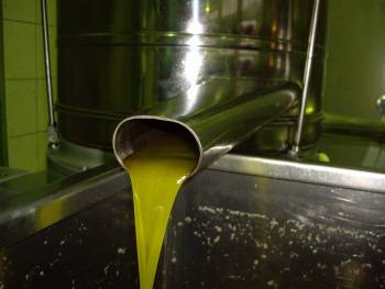 Στη Βουλή η πρόταση για νόμιμη νοθεία ελαιολάδου
