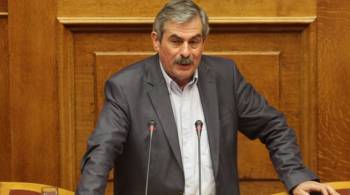 Πετράκος κατά Παππά για παραβίαση της νομοθεσίας από ραδιοτηλεοπτικούς σταθμούς