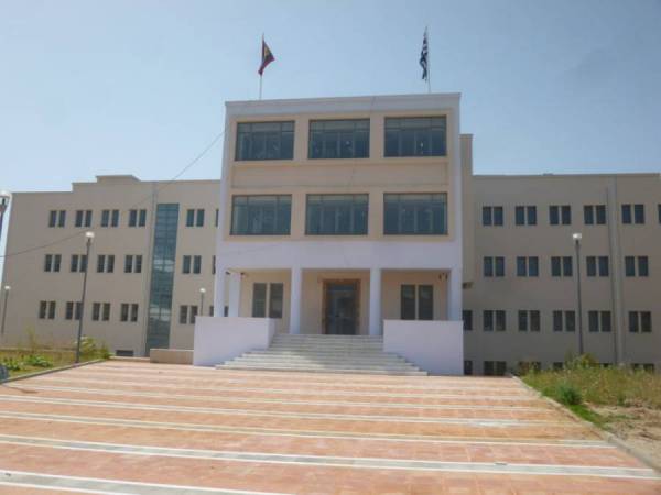 Πέμπτη και Παρασκευή ξεκινάει μετακόμιση υπηρεσιών στο νέο δημαρχείο Καλαμάτας