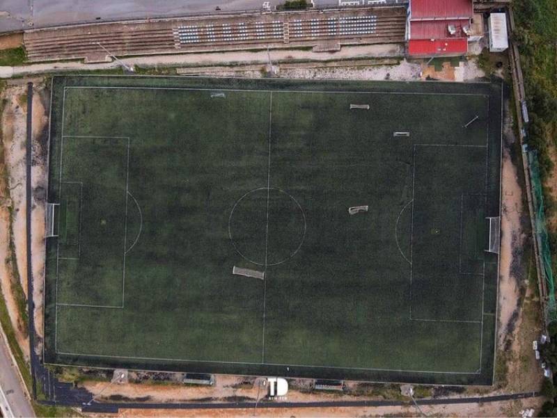 Δημιουργία πεζοδρομίου στο δημοτικό γήπεδο Κυπαρισσίας