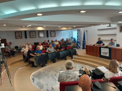 Δημοτικό Συμβούλιο Μεσσήνης: Διαφορετικές αντιδράσεις για τις δηλώσεις Χρυσοχοΐδη