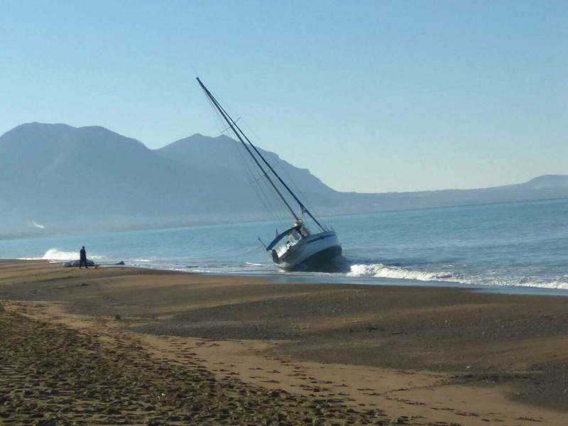 Ιστιοφόρο βρέθηκε προσαραγμένο στον Αγιαννάκη Κυπαρισσίας