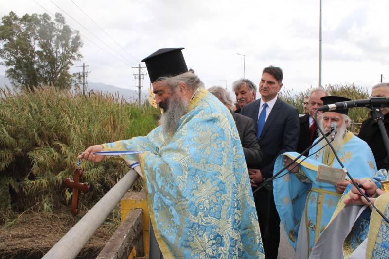 Θεοφάνια στη Μεσσήνη: Αγιασμός των Υδάτων στον ποταμό Πάμισο (βίντεο-φωτογραφίες)