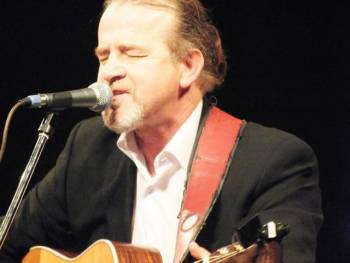 Νίκος Ζιώγαλας και "On the road" στο "Ροδανθό" στη Μαραθούπολη