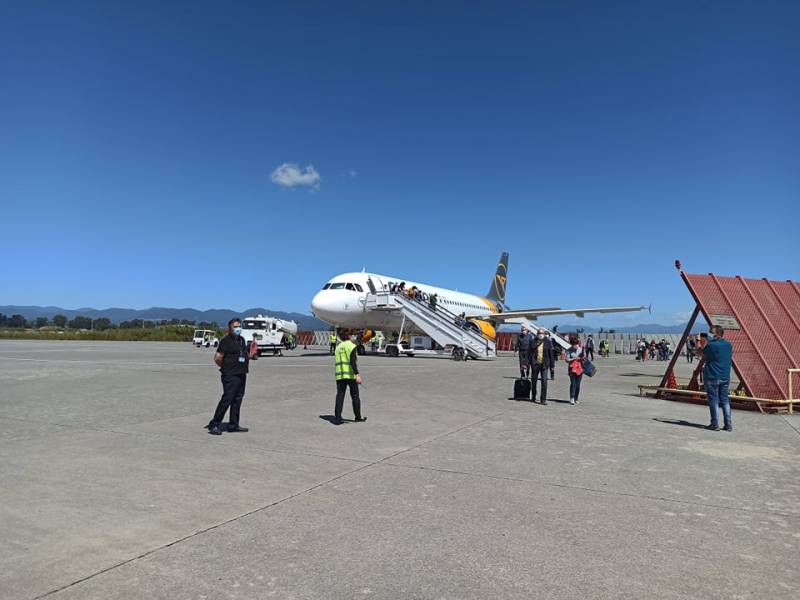 Έφτασε στην Καλαμάτα η πρώτη φετινή διεθνής πτήση από το Μόναχο (βίντεο)
