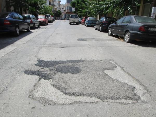 Εκλειναν λακκούβες