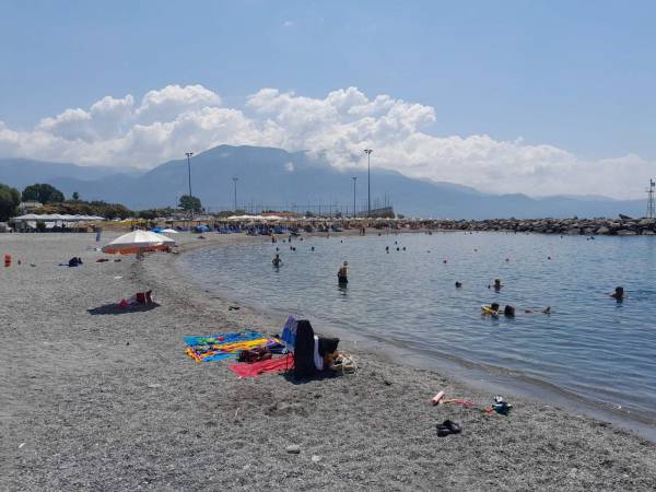 Ελκυστική η ακτή στον Κορδία (βίντεο-φωτογραφίες)