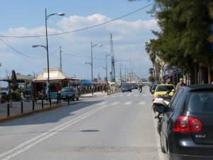 &quot;Μάτια γάτας&quot; στη Ναυαρίνου για την ταχύτητα