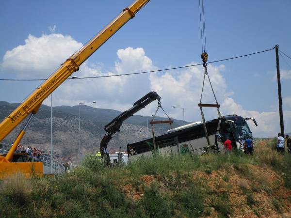 Τροχαίο με λεωφορείο του ΚΤΕΛ στον περιφερειακό της Καλαμάτας
