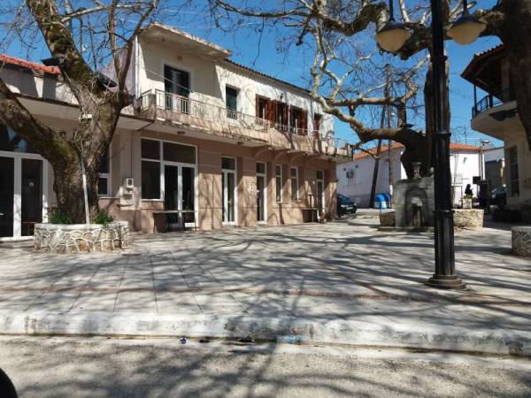 Κλειστά χθες τα μισά καταστήματα στην Τριφυλία