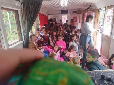 Χριστουγεννιάτικη ιστορία για την διαφορετικότητα από την “Αυτοσχέδια Σκηνή”