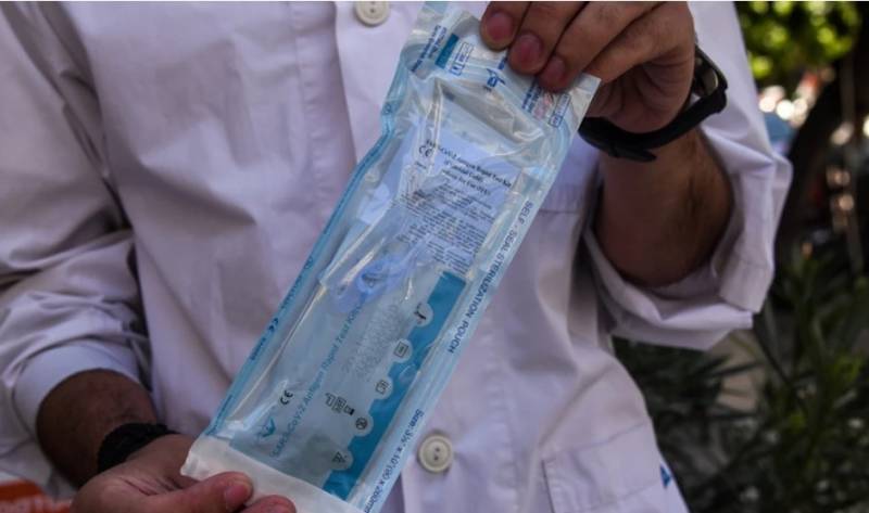 Ξεκινάει η διάθεση πέντε δωρεάν self test για μαθητές και εκπαιδευτικούς από τα φαρμακεία