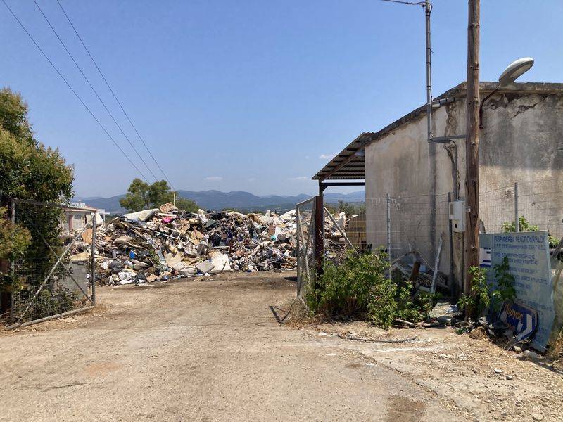 Δημοτικό Συμβούλιο Τριφυλίας: Ερωτήματα για την αποκομιδή ογκωδών απορριμμάτων